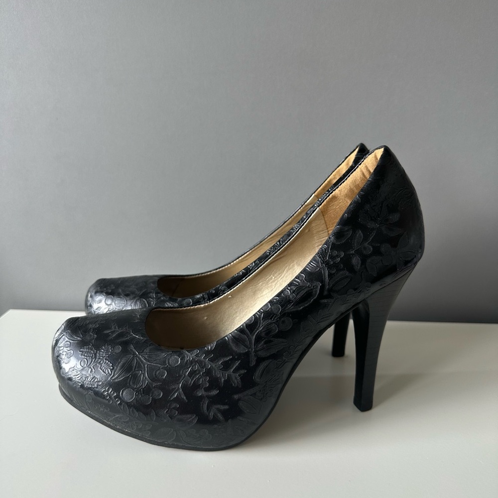 high heels shoes - black leather made in Brazil